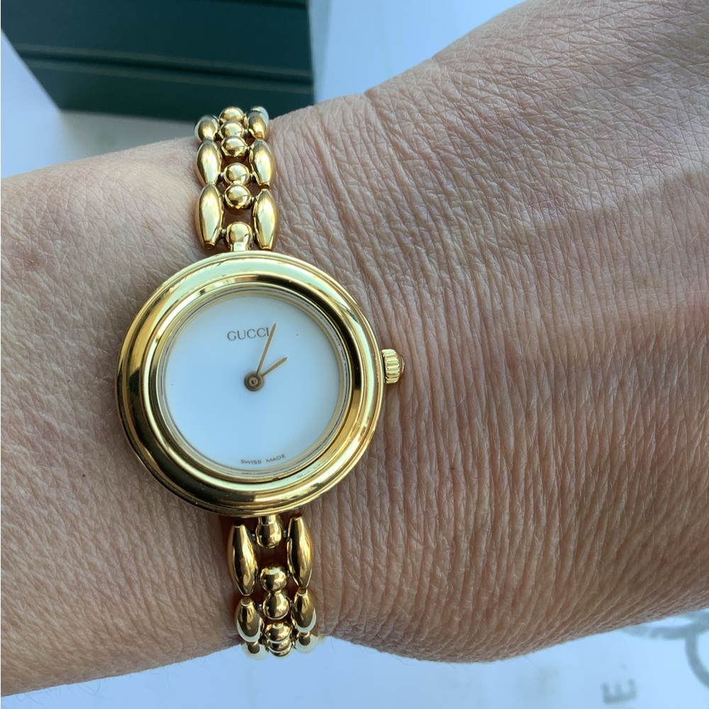 Gucci Gold Bracelet Watch with Interchangeable Colored Bezels🌺🌼🌸 - Picture 2 of 12
